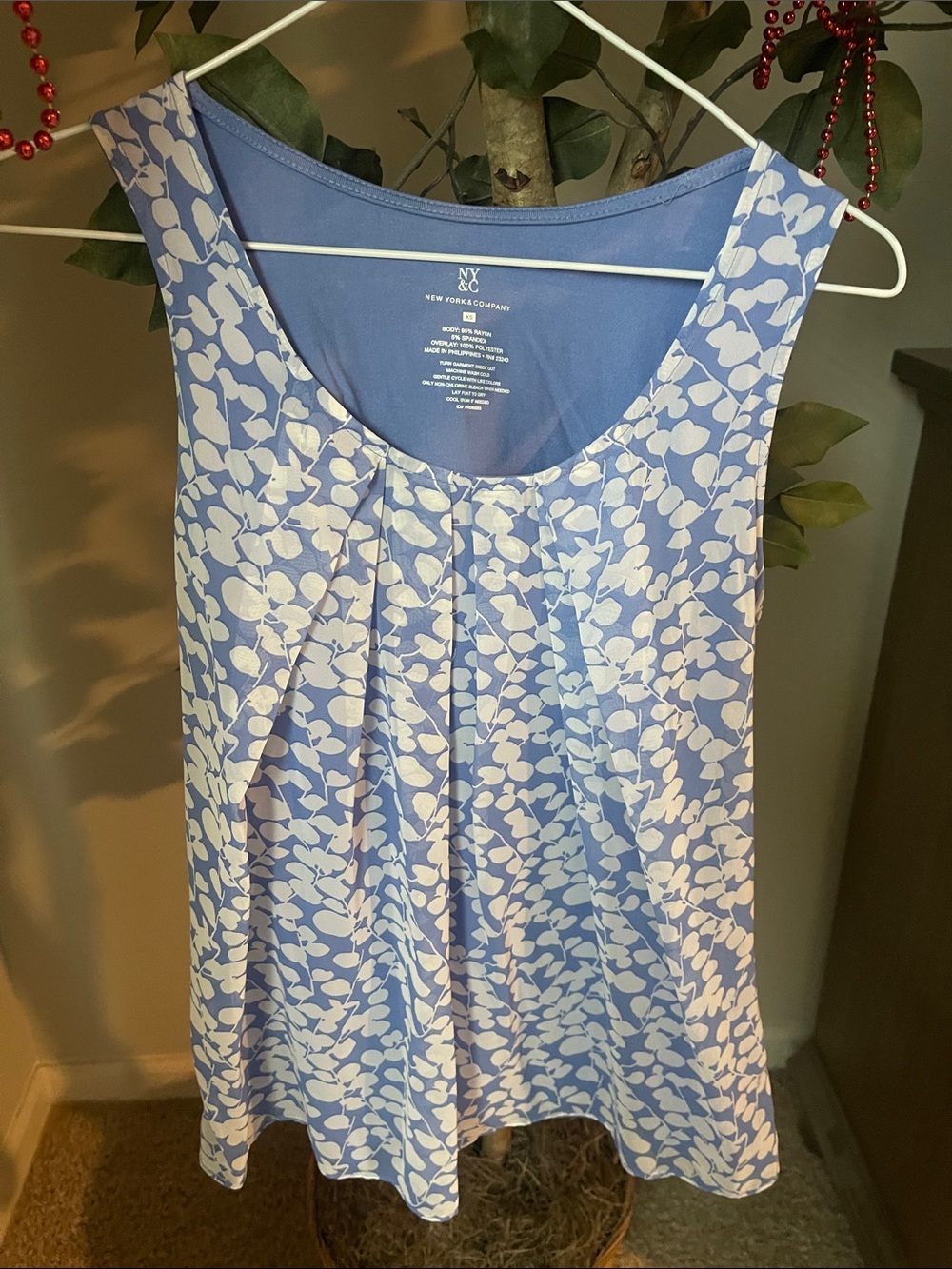 New York & Company Sky Blue and White Floral Pleated Tank